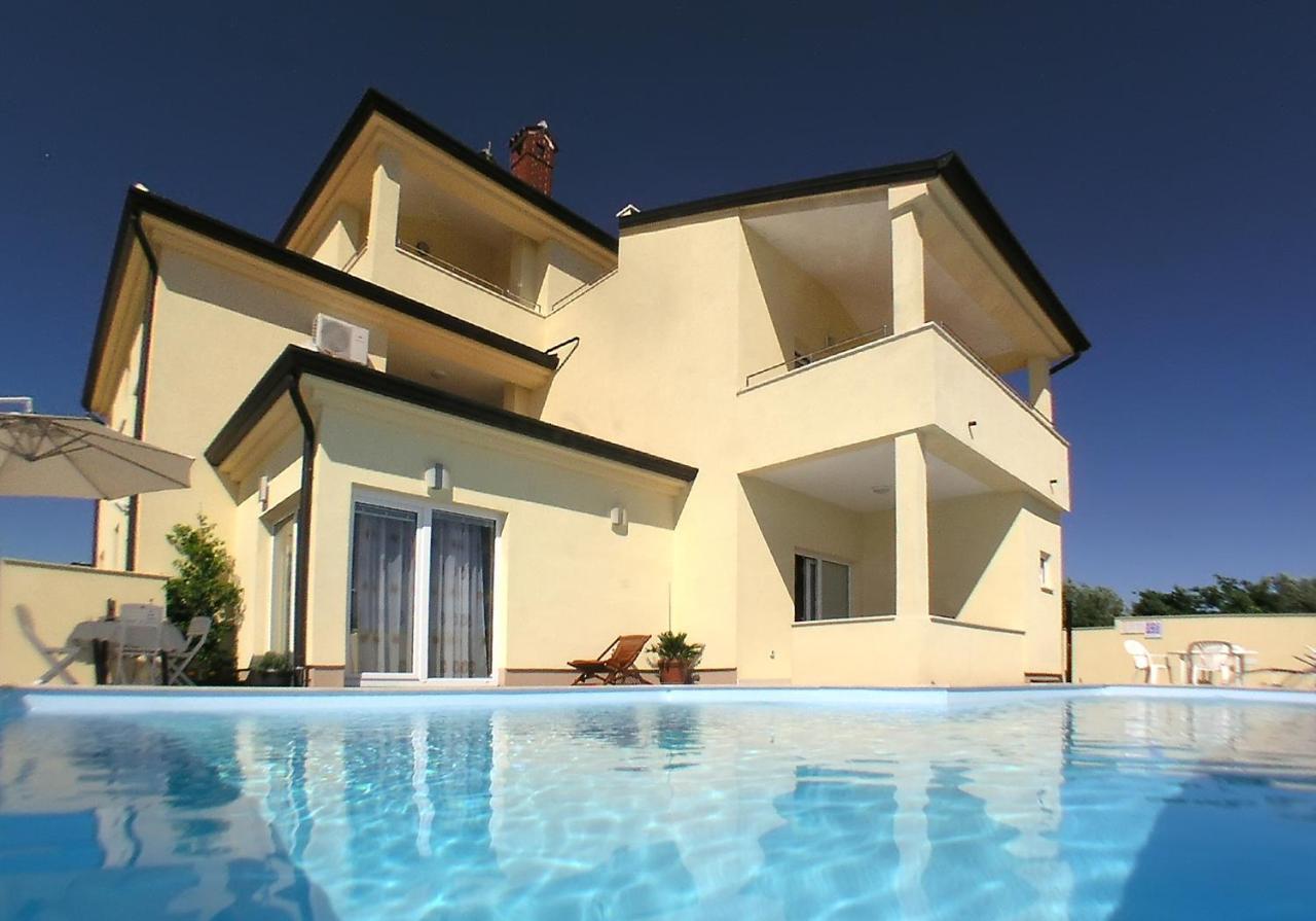 Vila Bicikleta Istra เปโรย ภายนอก รูปภาพ